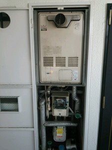 刈谷市東邸　　給湯器施工前